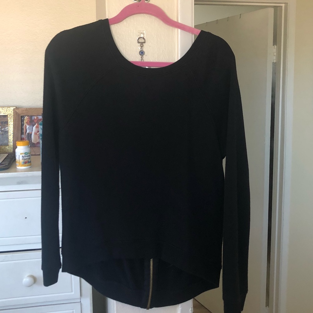 Long sleeve obey top